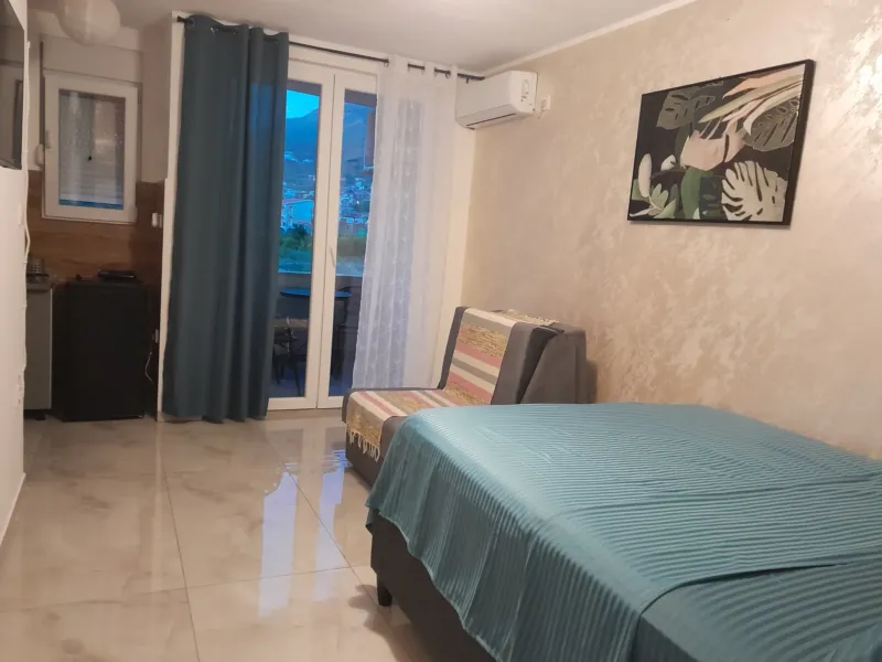 Apartmani Holiday Sutomore: fotografija 1
