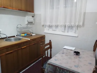Apartmani Beli, Apartman, Sutomore
