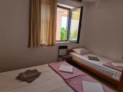 Apartmani Kristina, Apartman #2, Sutomore