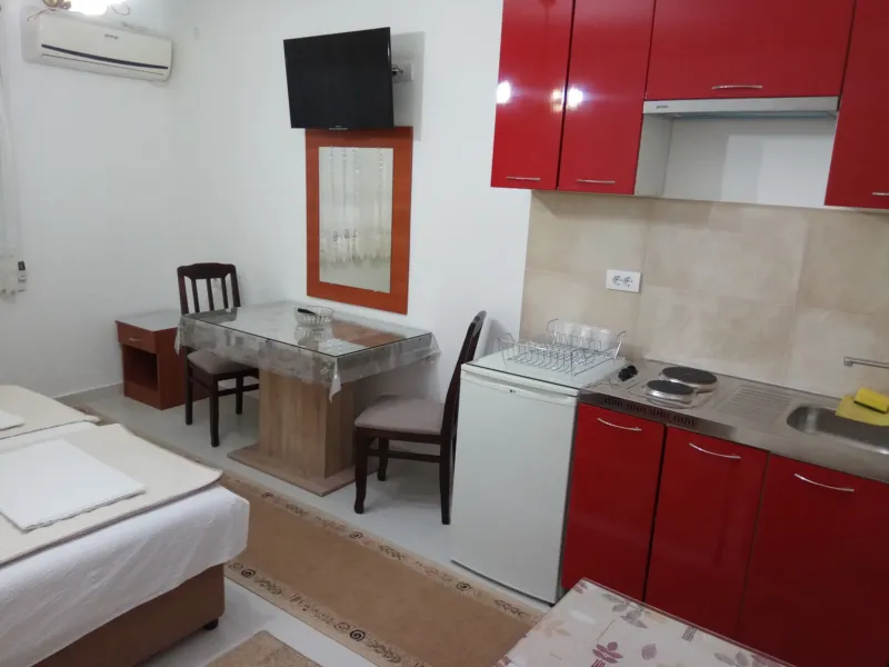 Apartmani Beli, Studio, Sutomore