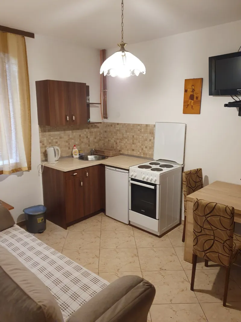 Apartmani Kristina, Apartman #2, Sutomore