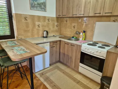 Apartmani Kristina, Apartman #4, Sutomore