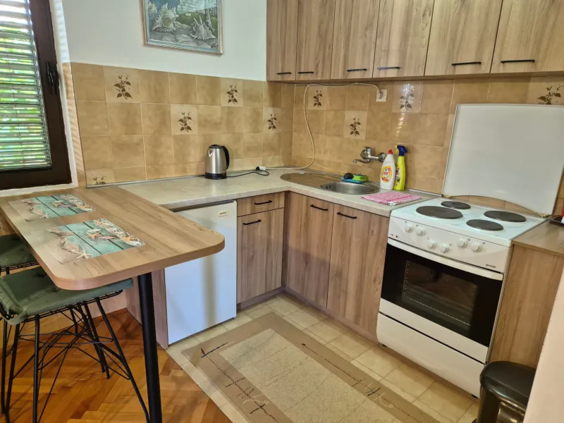 Apartmani Kristina, Apartman #4, Sutomore